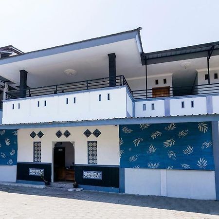 Готель Oyo 857 Pakuncen Malioboro Syariah Джок'якарта Екстер'єр фото